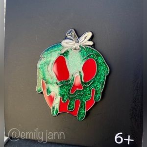 Snow White Poison Apple🍎Pin
